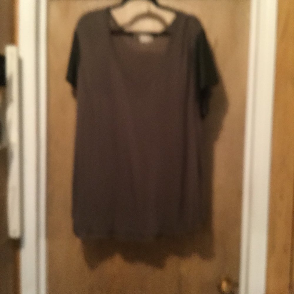 Cloth Plus size T-shirt green with faux leather  black short sleeves